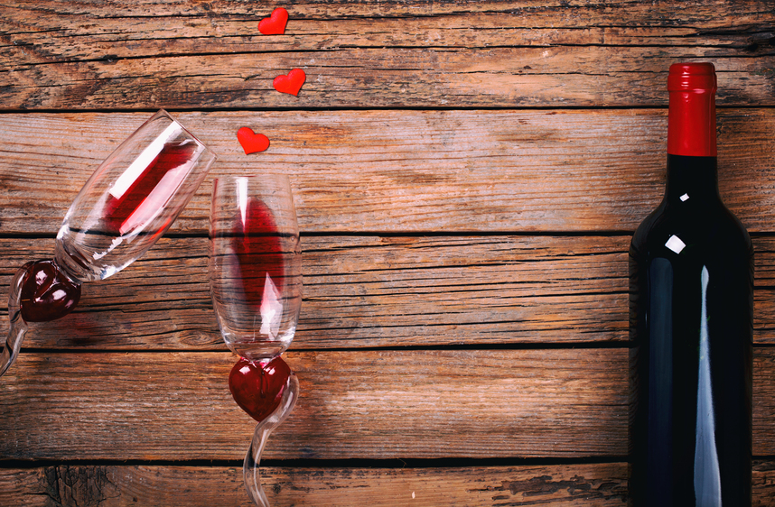 A bottle of red and two glasses, a Wine Club to give